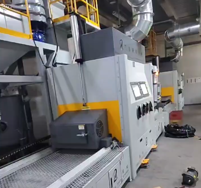 文山抛丸机 vs 喷砂机：工业清理该怎么选？